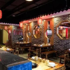 饭店大门风水有何讲究（饭店装修风水需注意哪些方面？）