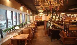 餐厅这样摆桌子，永远不怕有空位！