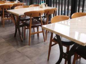 哪里有卖饭店餐桌椅的