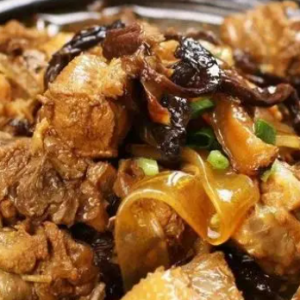 传统年夜饭，还是东北的菜最“硬”，这10道硬菜，吃着下酒又下饭！ ... ... ...